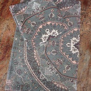 2 Urban Outfitters Magical Thinking Yaella Medallion Pillowcases 28x21"